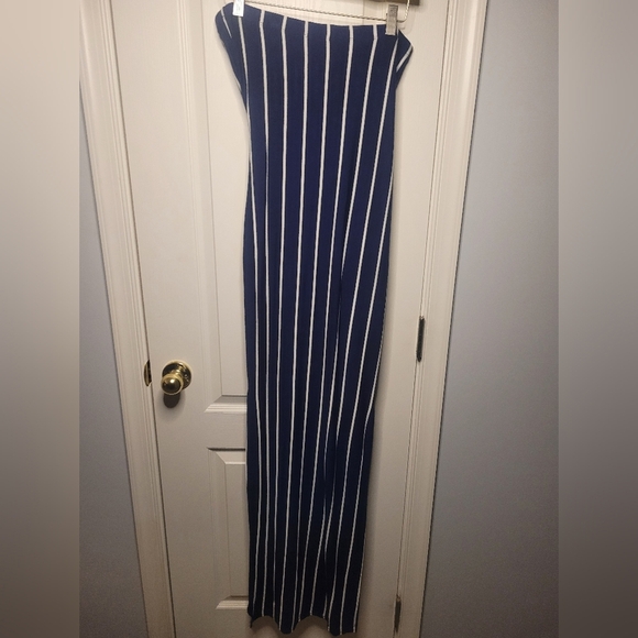 Never Worn Navy Striped Strapless Dress. Size L - Picture 2 of 3